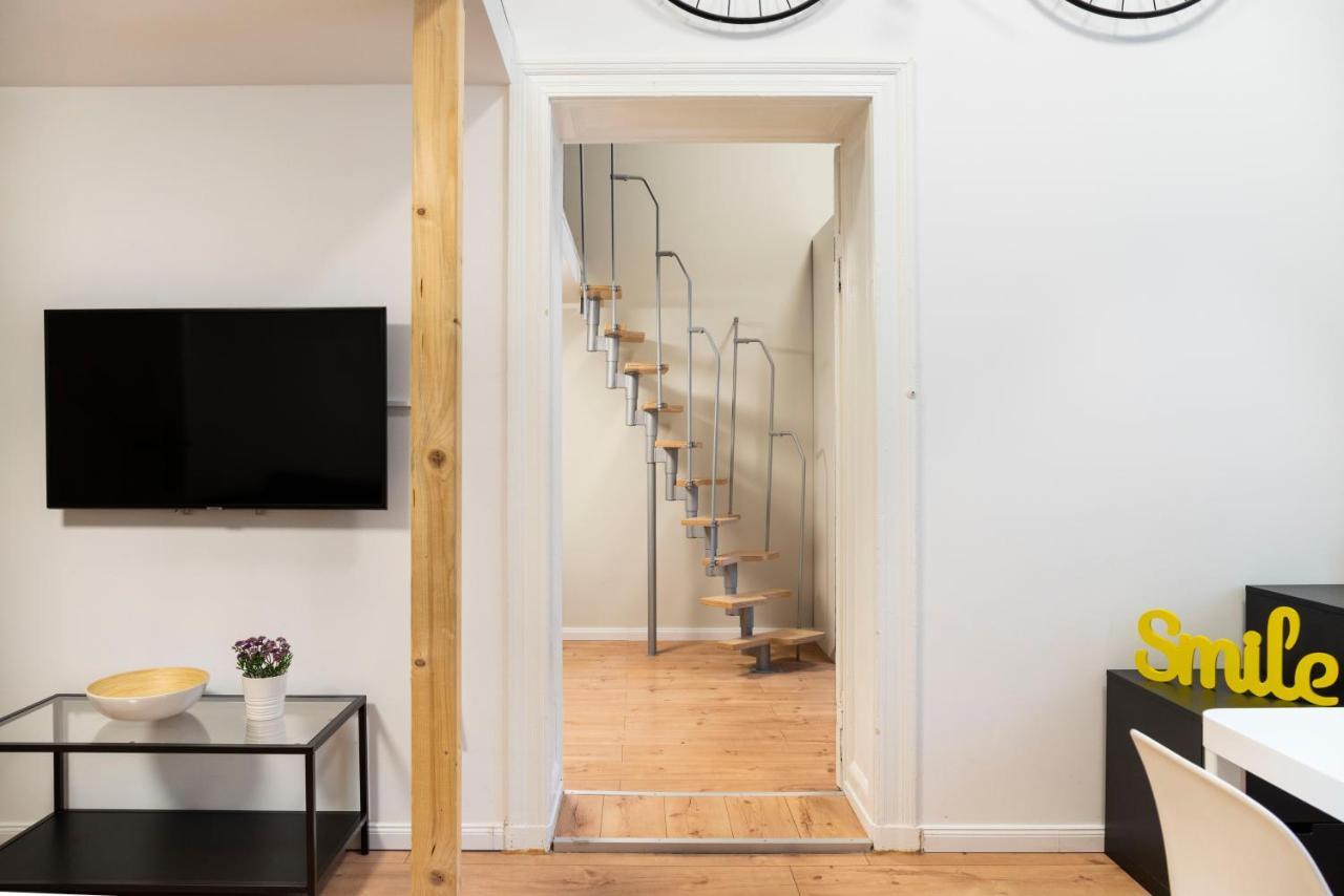 Lm Dream Walk-in Shower & A/c Freshly Renovated Appartement Berlijn