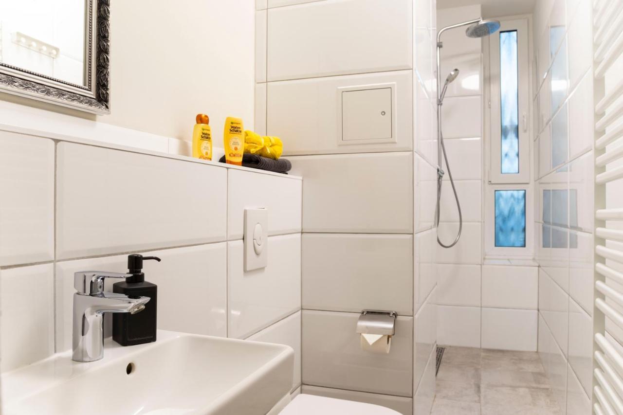 Appartement Lm Dream Walk-in Shower & A/c Freshly Renovated Berlijn